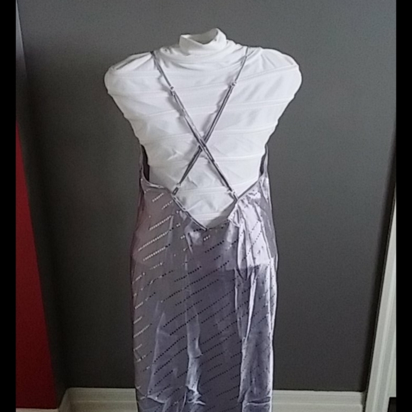 Long length, low back silver chemise - Picture 3 of 6